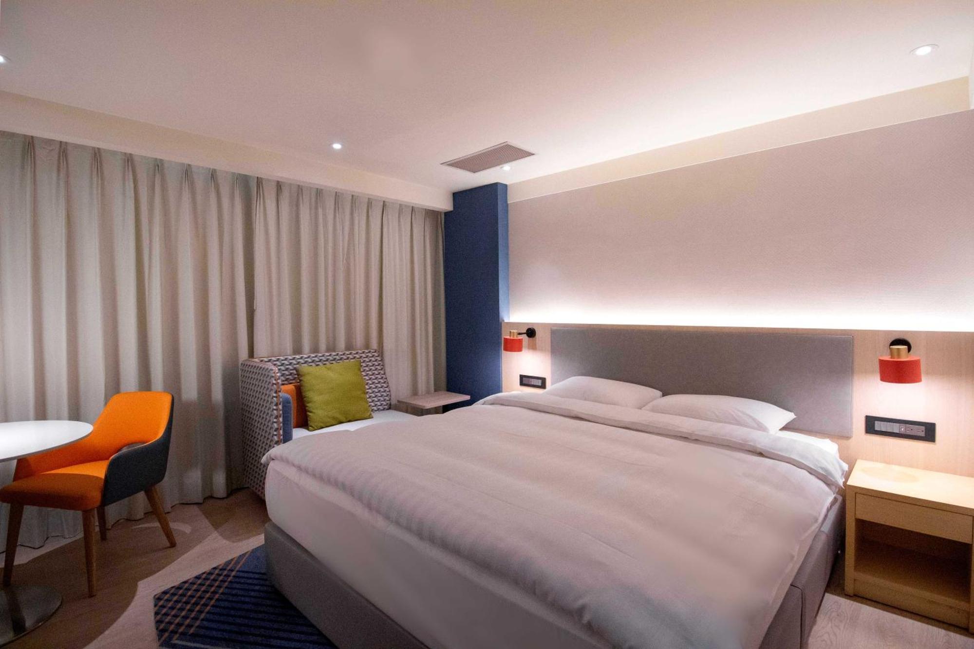 Express Train Station By Ihg Hotel Taipei