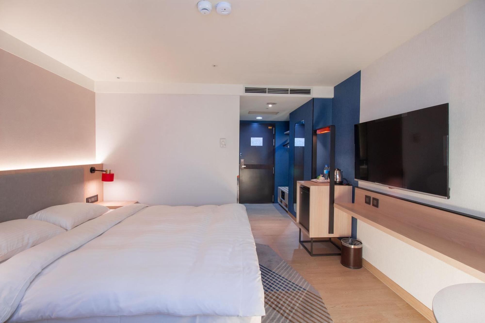 Hotel Express Train Station By Ihg Taipei