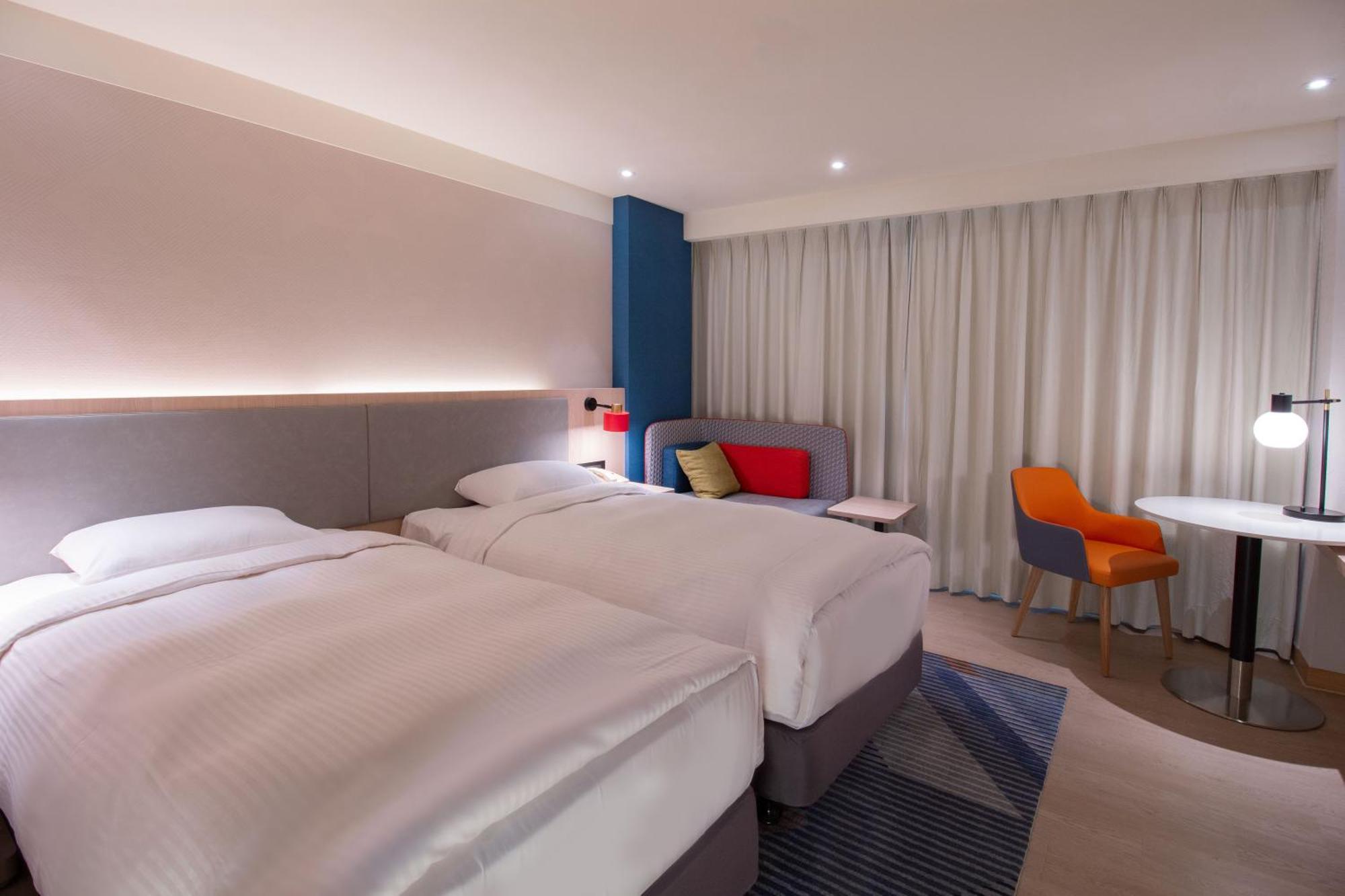 Hotel Express Train Station By Ihg 4*