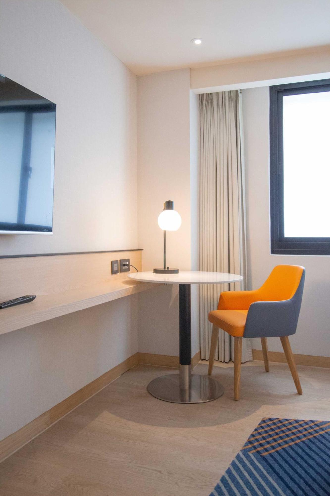 Express Train Station By Ihg Hotel Taipei