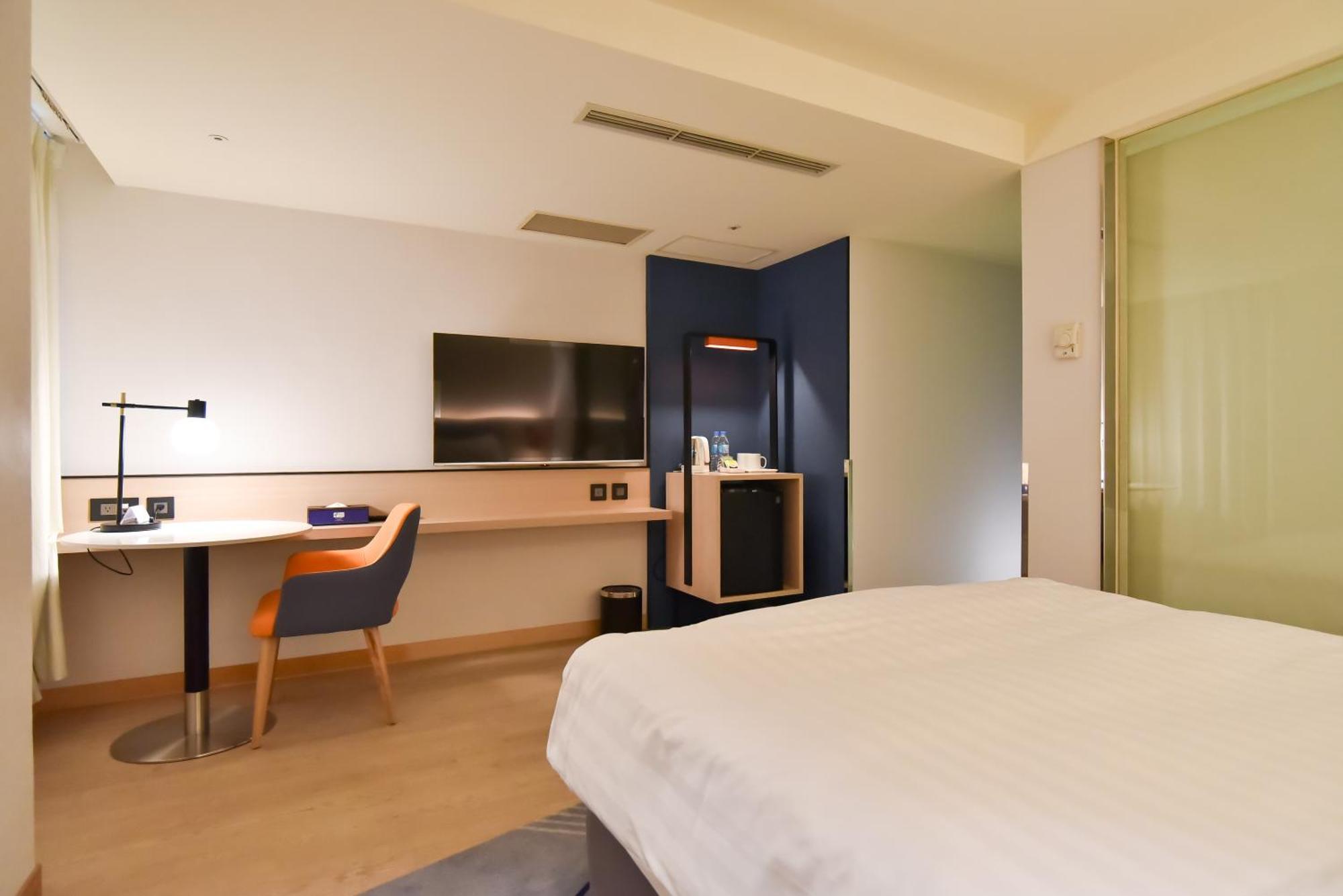 Express Train Station By Ihg Taipei