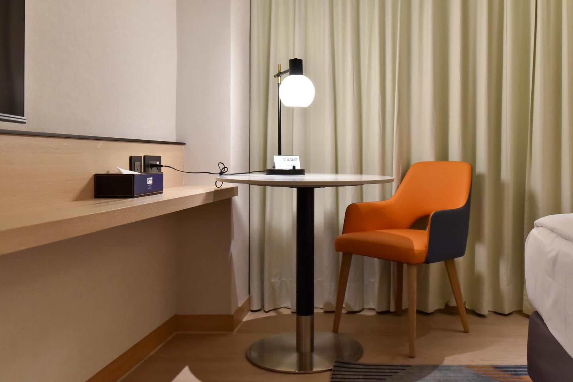 Express Train Station By Ihg Hotel Taipei