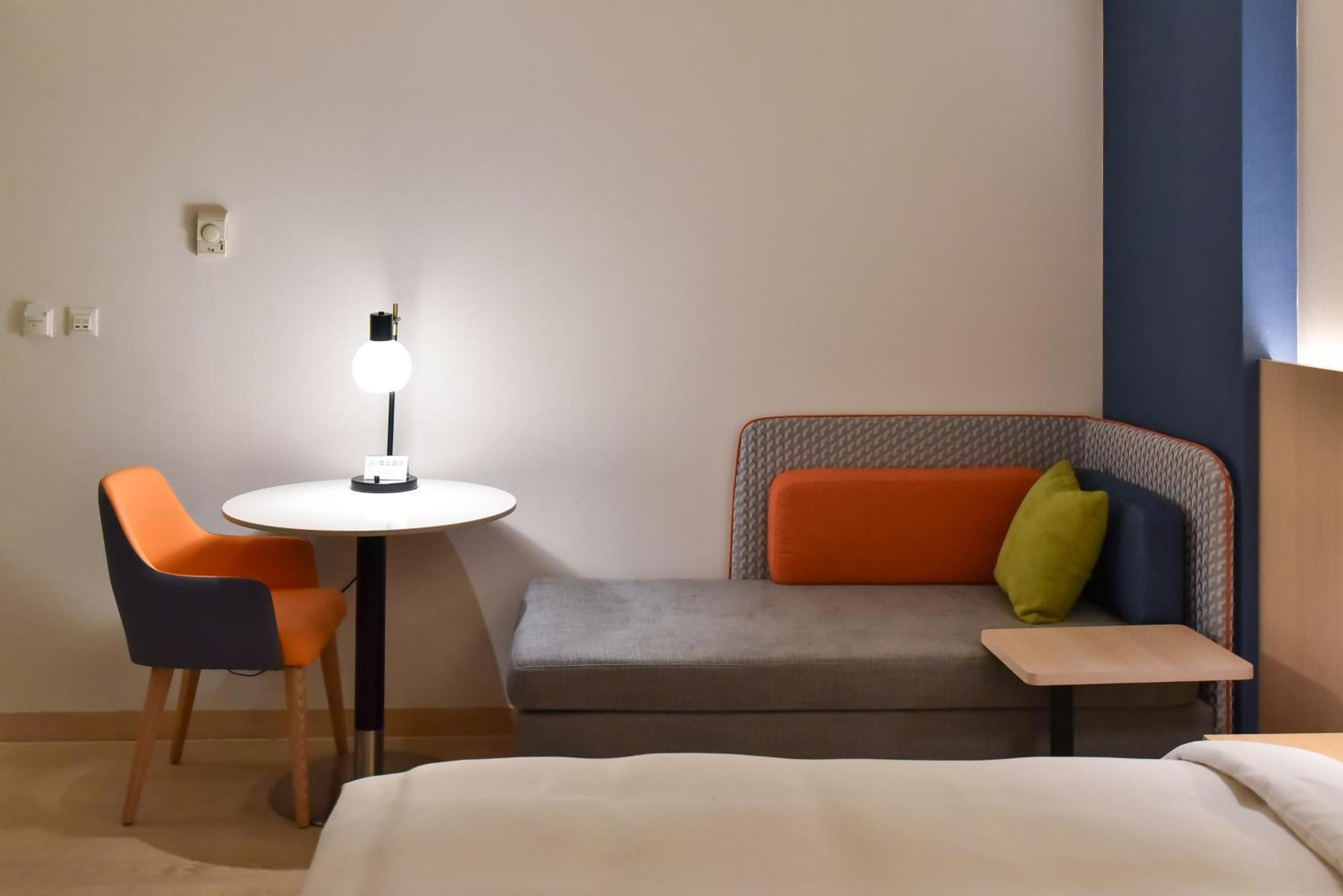 Hotel Express Train Station By Ihg 4*