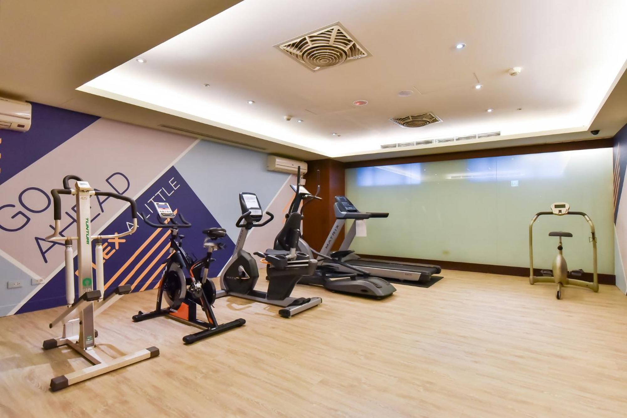 Hotel Express Train Station By Ihg Taipei